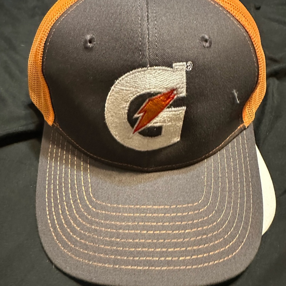 🎁Gatorade Gray and Orange Cap